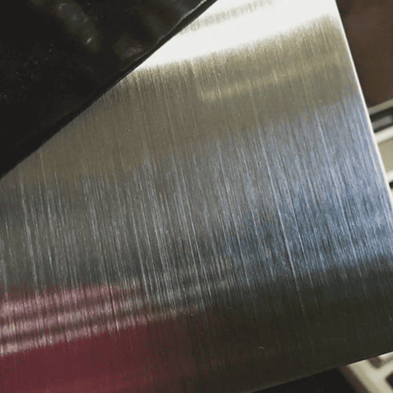 Листы из нержавеющей стали со шлифованной поверхностью (No.4 / Hairline)