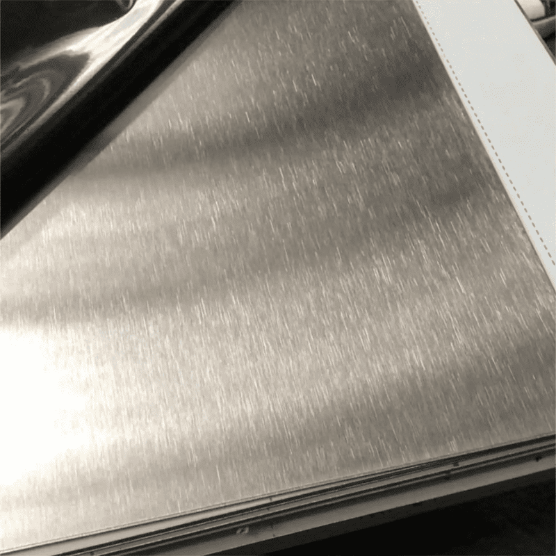 Листы из нержавеющей стали со шлифованной поверхностью (No.4 / Hairline)